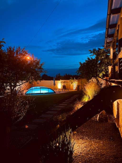 Pool, Sauna Und Blick Ins Gruene Wittenberg ภายนอก รูปภาพ